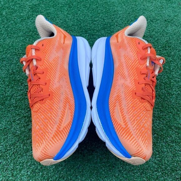 HOKA ONE ONE CLIFTON 9 - Men’s Running Shoes - SIZE 8D
